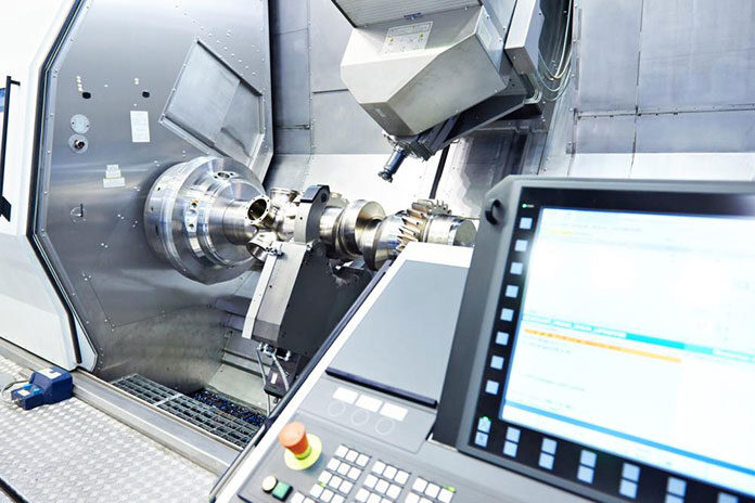 Przemysł a maszyny CNC – poznaj zalety tych nowoczesnych urządzeń