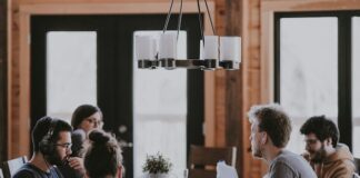 Wyzwania związane z rozwojem pracowników w firmie małej i dużej