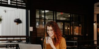 Jakie są sposoby na poprawę efektywności procesu oceny pracowników?