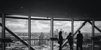 Jak skutecznie mediacja pomaga w rozwiązywaniu konfliktów w miejscu pracy?