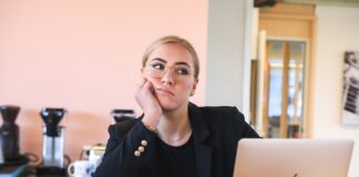 Dlaczego ocena pracownicza powinna być regularna i cykliczna?