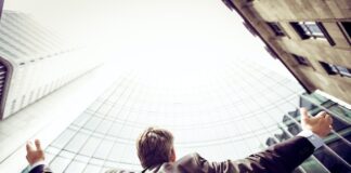 Jak radzić sobie z trudnymi osobami w zespole i unikać konfliktów?