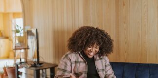 Jakie kryteria warto uwzględnić przy ocenie pracowników?