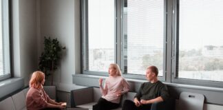 Jakie są najlepsze sposoby na rozwijanie umiejętności miękkich u pracowników?